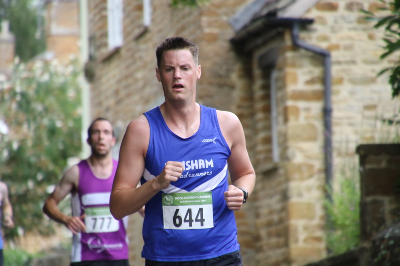 photo 0489 of a runner